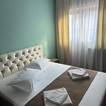 Freedom&Relax Hotel Buzau Bagian luar foto