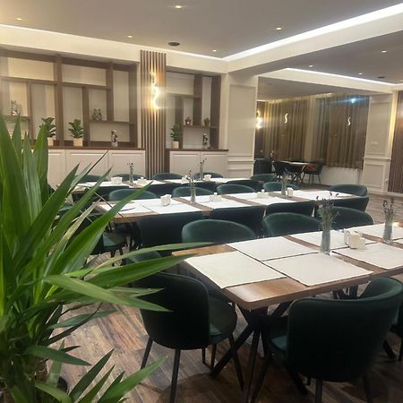 Freedom&Relax Hotel Buzau Bagian luar foto
