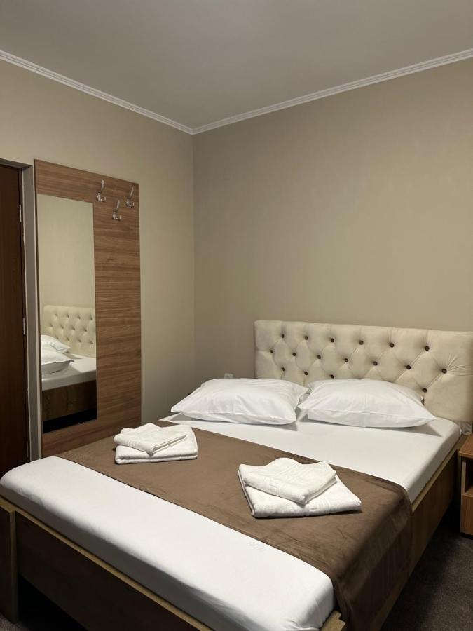 Freedom&Relax Hotel Buzau Bagian luar foto