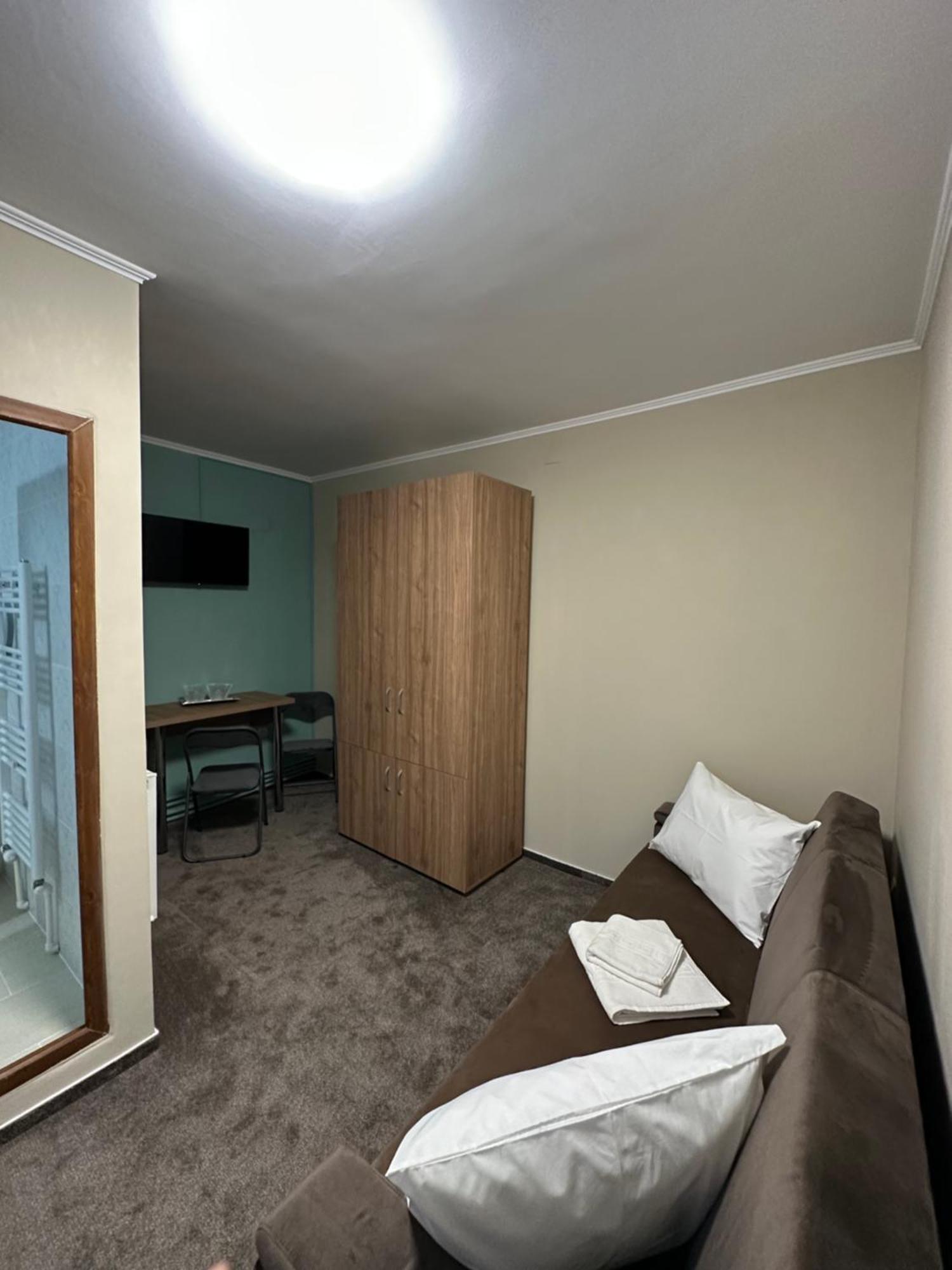 Freedom&Relax Hotel Buzau Bagian luar foto