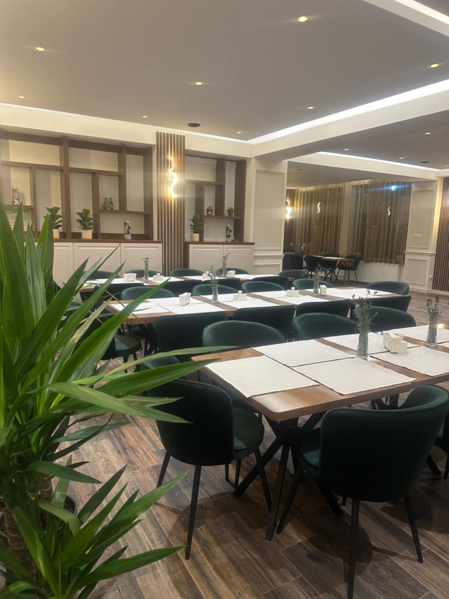 Freedom&Relax Hotel Buzau Bagian luar foto