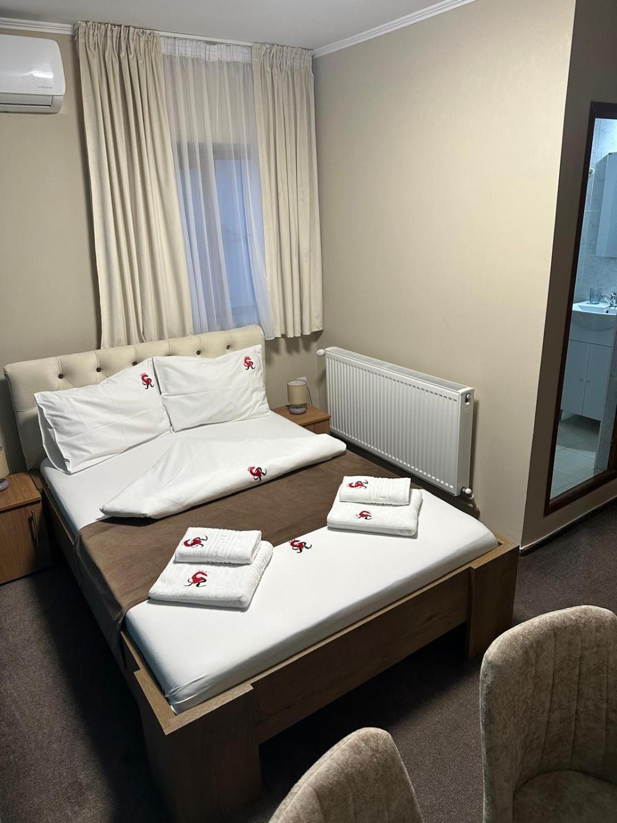 Freedom&Relax Hotel Buzau Bagian luar foto
