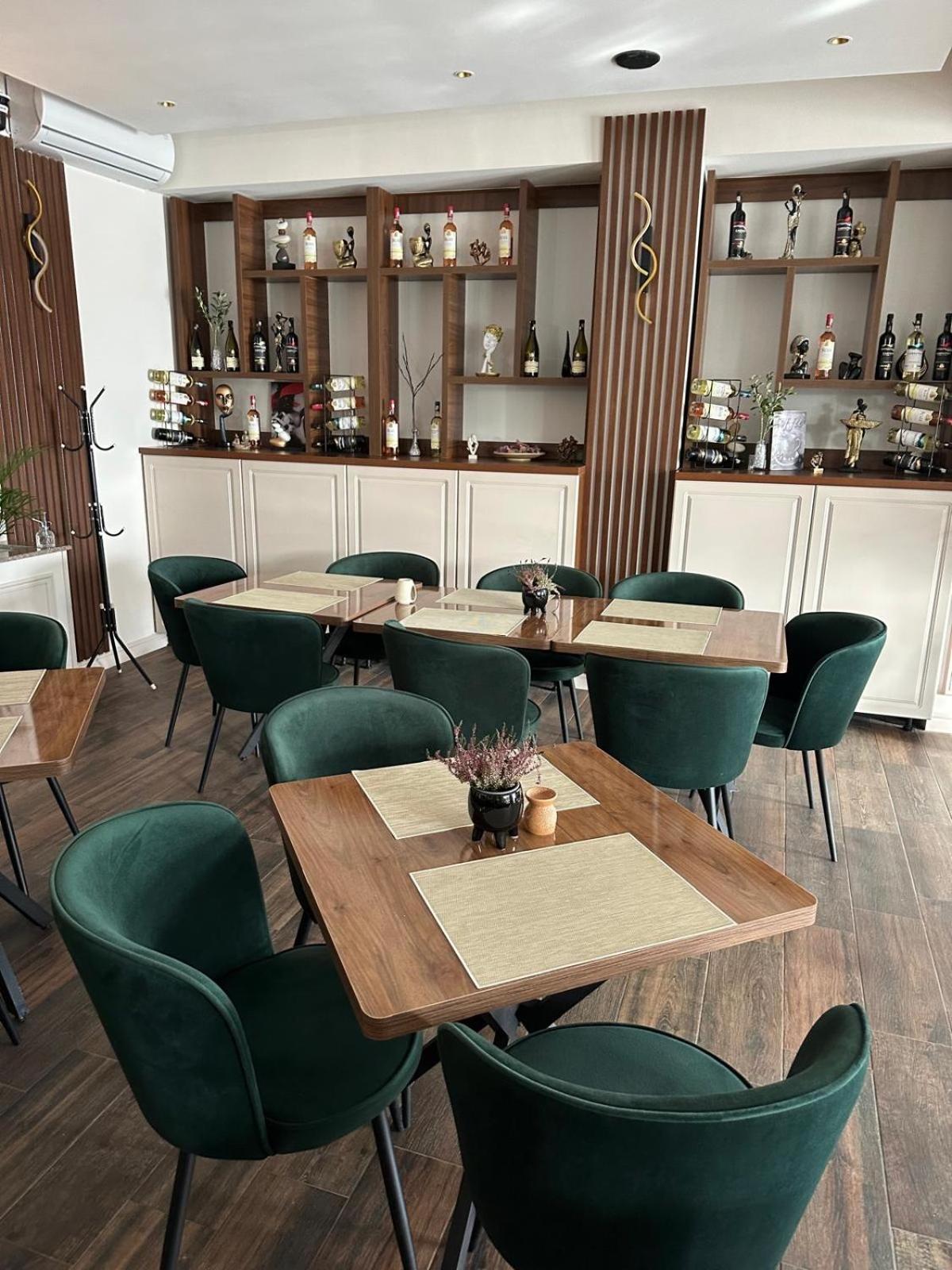 Freedom&Relax Hotel Buzau Bagian luar foto